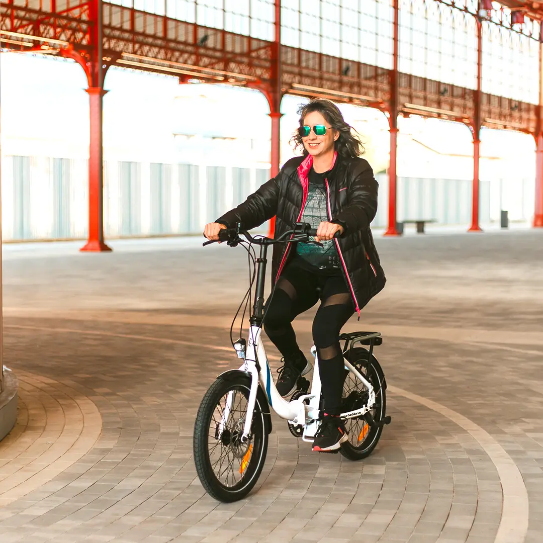 8-Urbanbiker-Mini-Contexto.webp