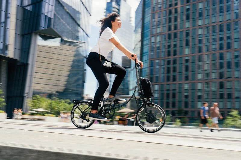 Velo-electrique-Brompton-P-Line-electrique-2-compressed.jpg
