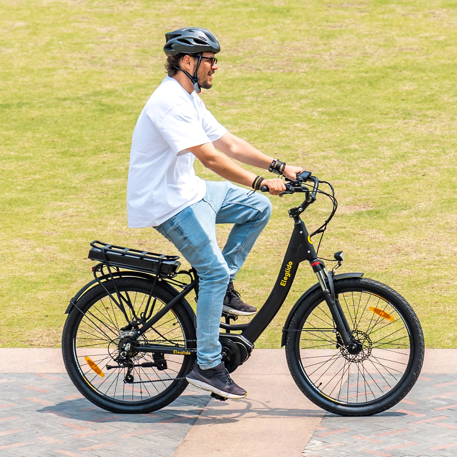eleglide-c2-ebike-rider-image-5.webp