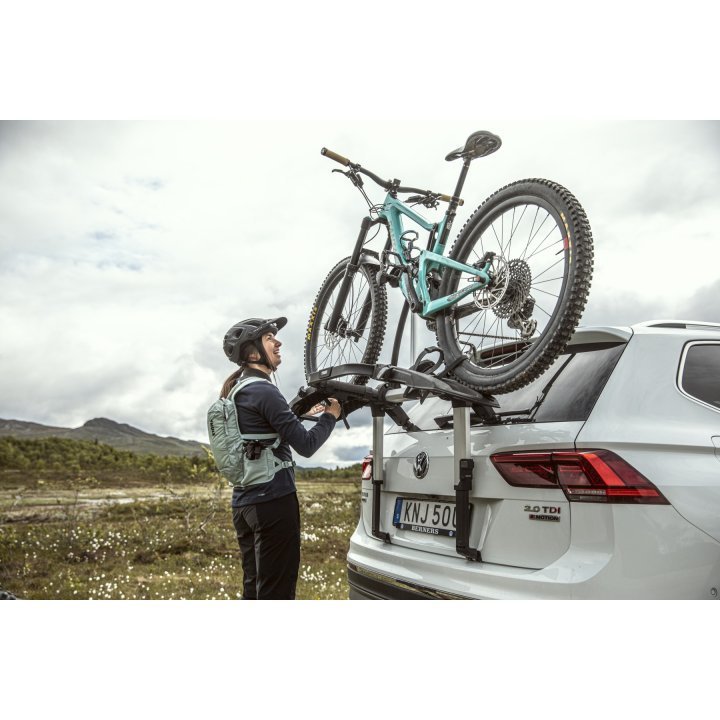 thule-outway-platform-2-boot-bike-rack-for-2-bikes-7-975046.jpg