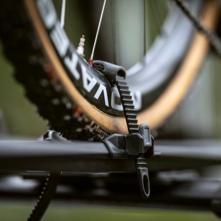 thule-topride-roof-bike-rack-black-20-1314643.jpg